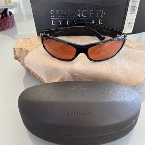 Serengeti sunglass women #8051 paige shiny black